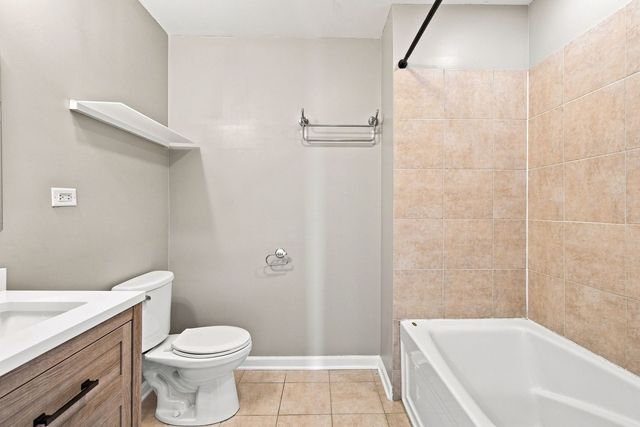 5300 N Lincoln Avenue 5C, Chicago, IL 60625