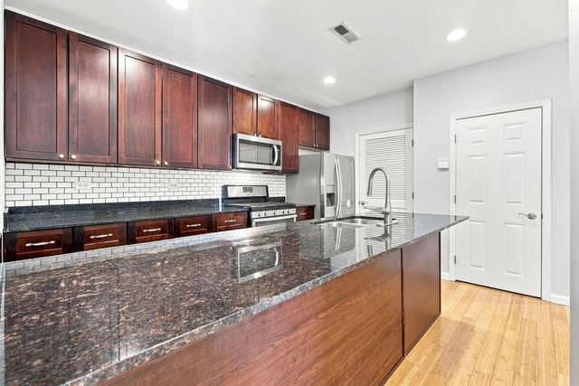 5300 N Lincoln Avenue 5C, Chicago, IL 60625