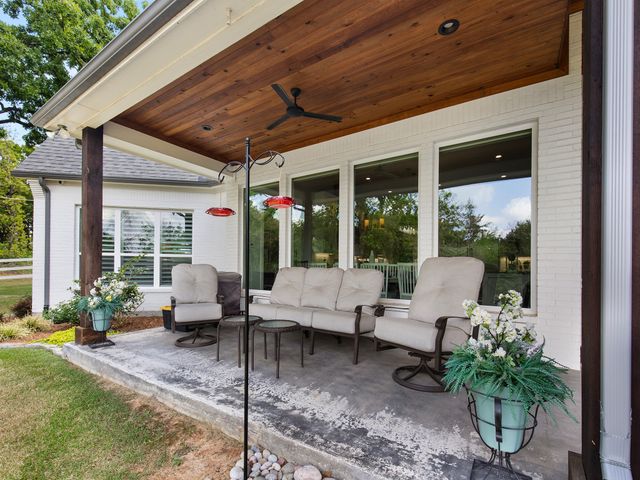 377 Tananger Springs Drive, Denison, TX 75021