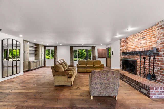 20592 Ayers Rd, Escalon, CA 95320