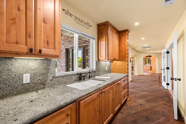 20592 Ayers Rd, Escalon, CA 95320