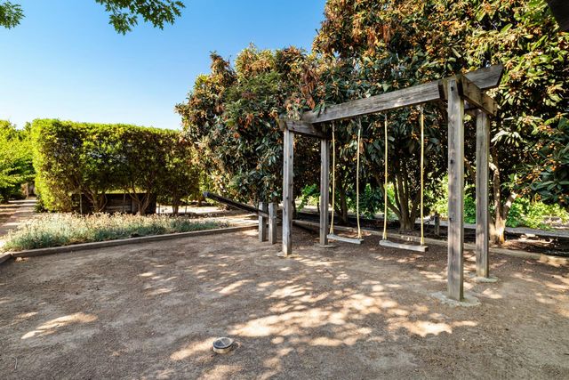 20592 Ayers Rd, Escalon, CA 95320