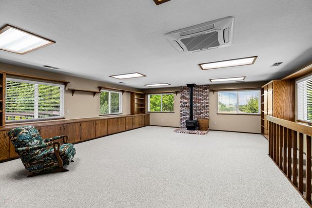 20592 Ayers Rd, Escalon, CA 95320