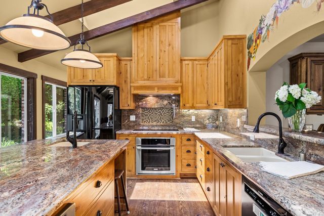 20592 Ayers Rd, Escalon, CA 95320