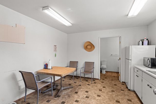 20592 Ayers Rd, Escalon, CA 95320