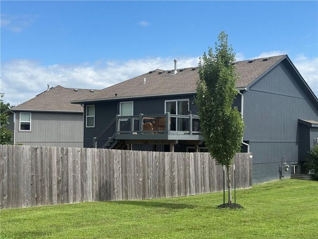 10006 E 212th Street, Peculiar, MO 64078
