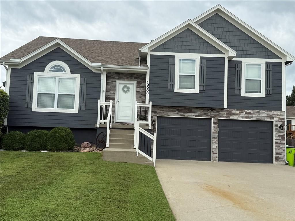 10006 E 212th Street, Peculiar, MO 64078
