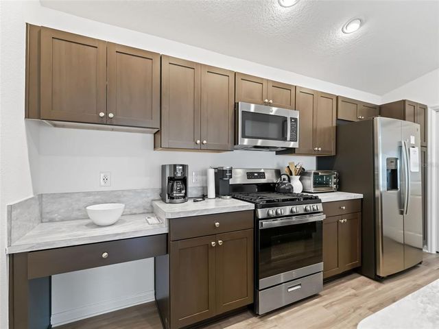 1642 ECHOLS COURT, The Villages, FL 34762