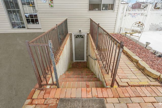 158 Spiral Road, Holtsville, NY 11742