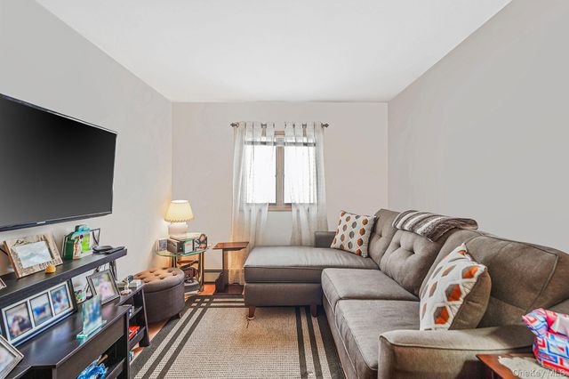 158 Spiral Road, Holtsville, NY 11742