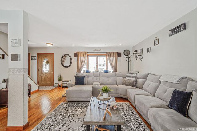 158 Spiral Road, Holtsville, NY 11742