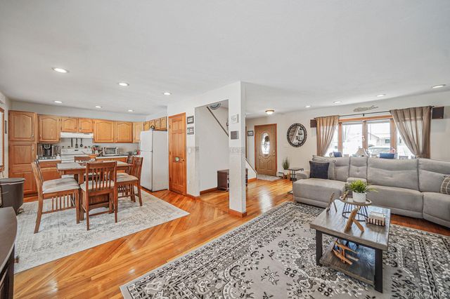 158 Spiral Road, Holtsville, NY 11742