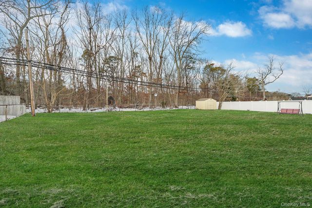 158 Spiral Road, Holtsville, NY 11742