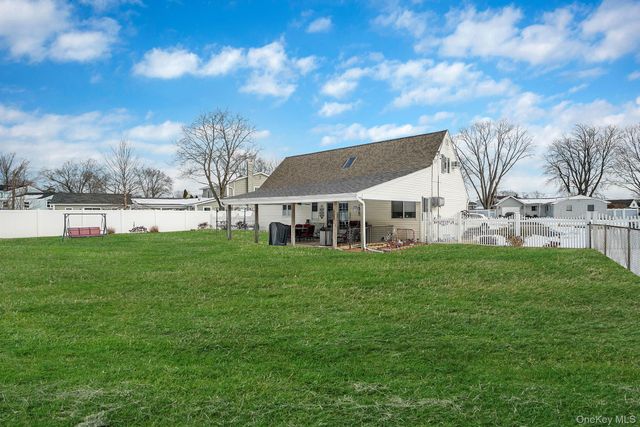 158 Spiral Road, Holtsville, NY 11742