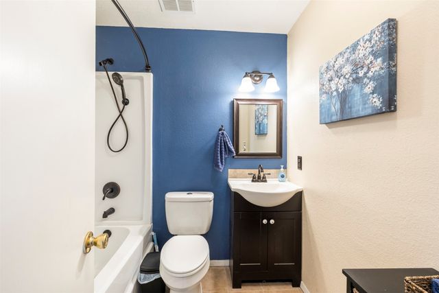 301 Bronco Trail, Oak Point, TX 75068