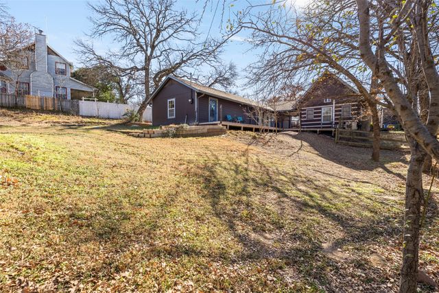 301 Bronco Trail, Oak Point, TX 75068