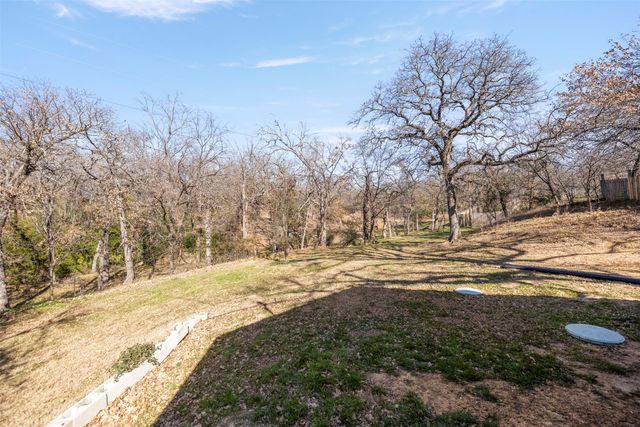 301 Bronco Trail, Oak Point, TX 75068