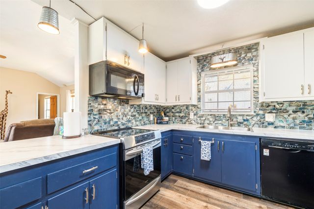 301 Bronco Trail, Oak Point, TX 75068