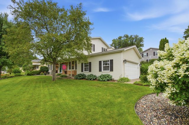 2623 Riviera Drive N, White Bear Lake, MN 55110