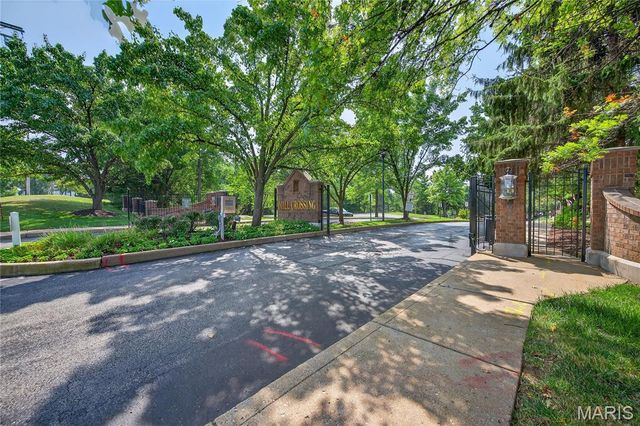 13101 Mill Crossing Court 300, St Louis, MO 63141