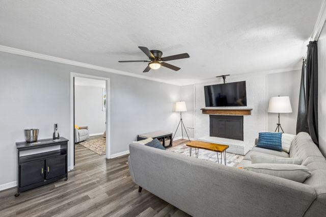 239 Sterling Rd, Hendersonville, TN 37075