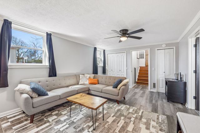 239 Sterling Rd, Hendersonville, TN 37075