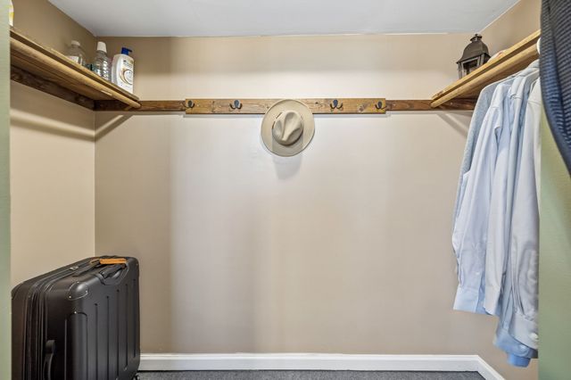 239 Sterling Rd, Hendersonville, TN 37075