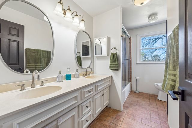 239 Sterling Rd, Hendersonville, TN 37075