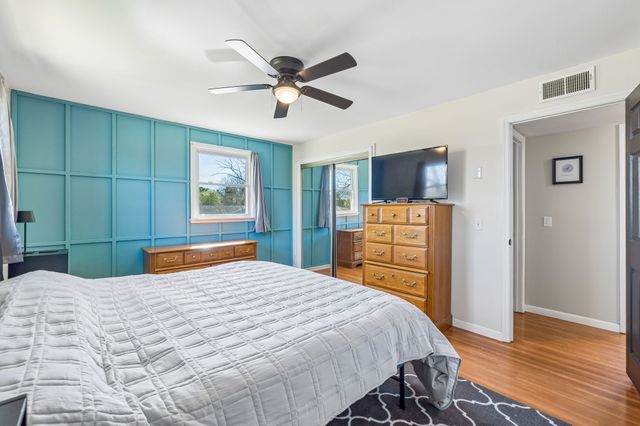 239 Sterling Rd, Hendersonville, TN 37075