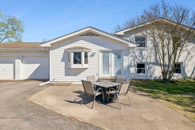 239 Sterling Rd, Hendersonville, TN 37075