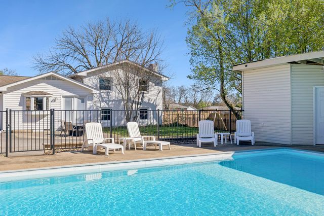 239 Sterling Rd, Hendersonville, TN 37075