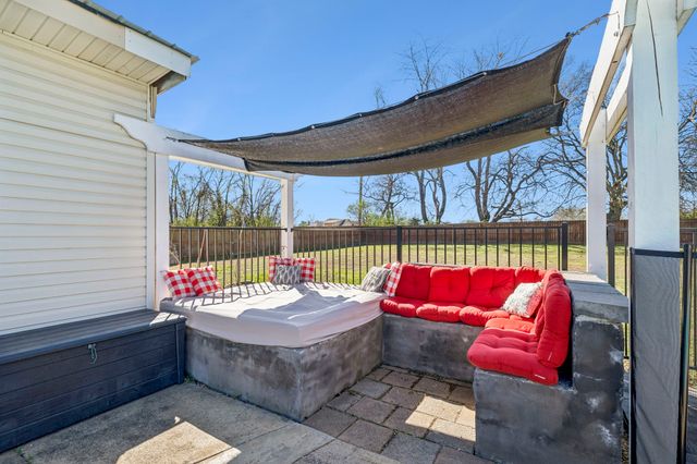 239 Sterling Rd, Hendersonville, TN 37075