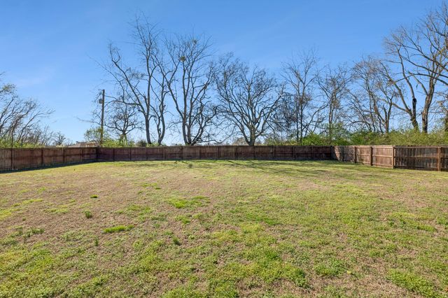 239 Sterling Rd, Hendersonville, TN 37075