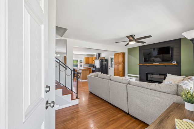 239 Sterling Rd, Hendersonville, TN 37075