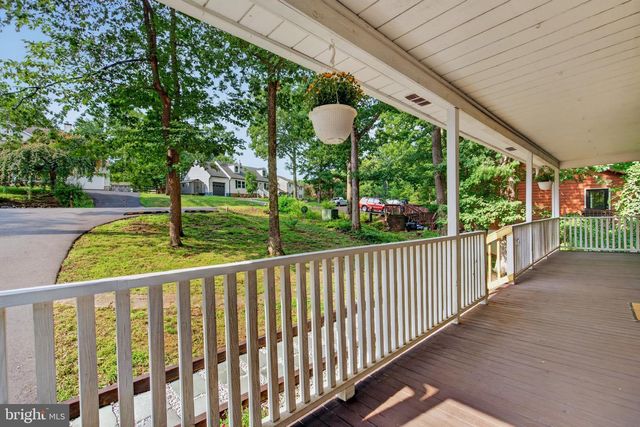 5 HUNTINGTON DR, Fredericksburg, VA 22405
