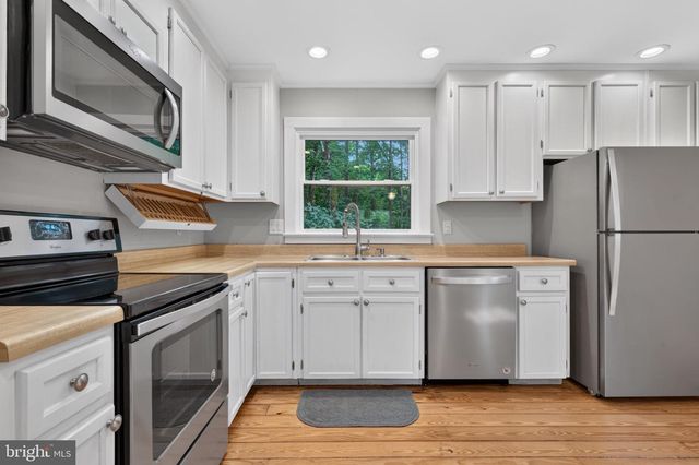 5 HUNTINGTON DR, Fredericksburg, VA 22405