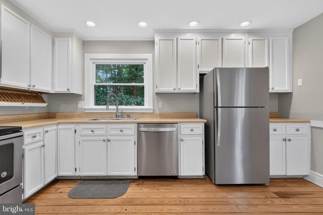 5 HUNTINGTON DR, Fredericksburg, VA 22405