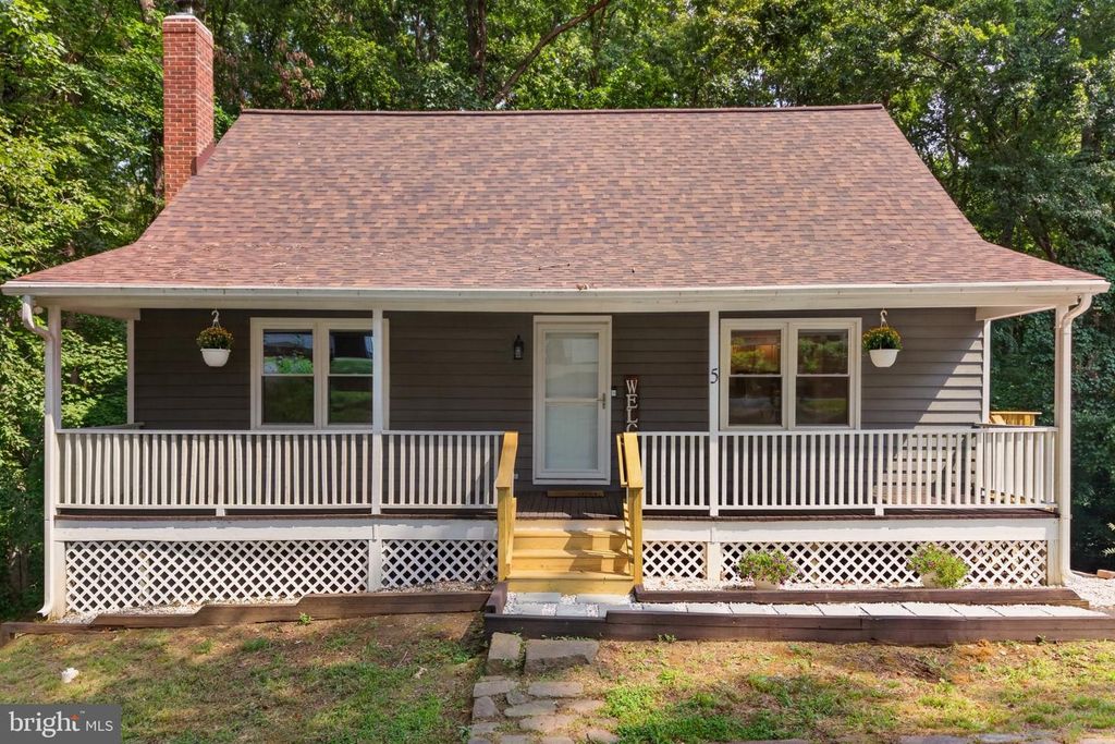 5 HUNTINGTON DR, Fredericksburg, VA 22405