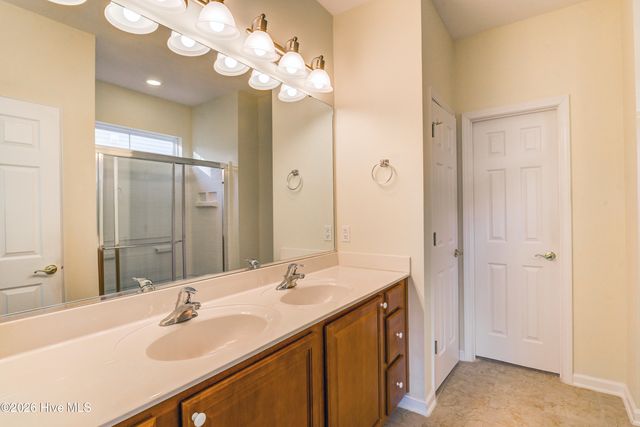 643 Meadowbrook Lane NW, Calabash, NC 28467