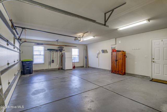 643 Meadowbrook Lane NW, Calabash, NC 28467