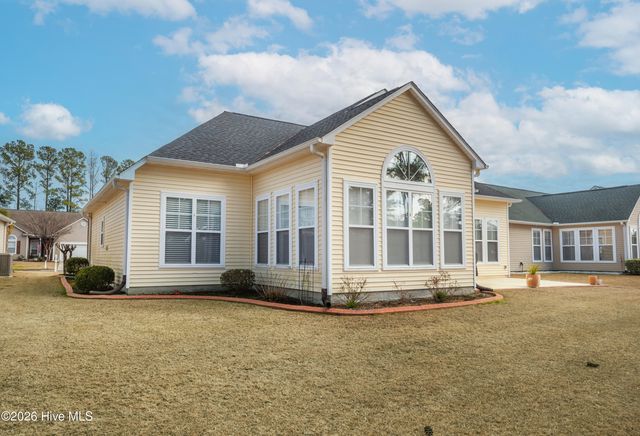 643 Meadowbrook Lane NW, Calabash, NC 28467