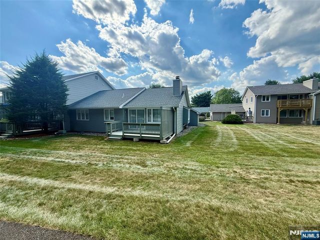 64 Sunset Court, Mahwah, NJ 07430