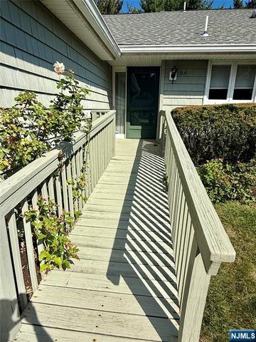 64 Sunset Court, Mahwah, NJ 07430