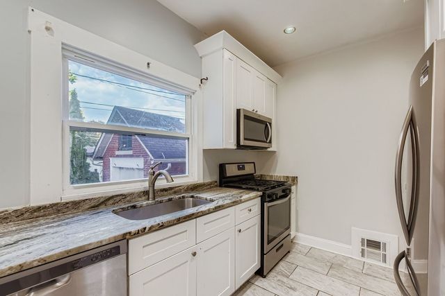 7356 N Ashland Boulevard, Chicago, IL 60626