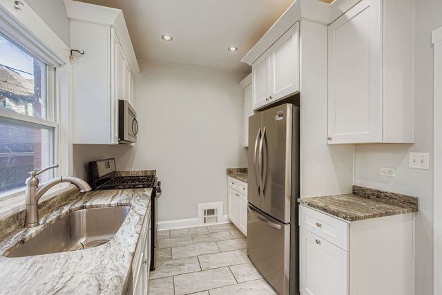 7356 N Ashland Boulevard, Chicago, IL 60626