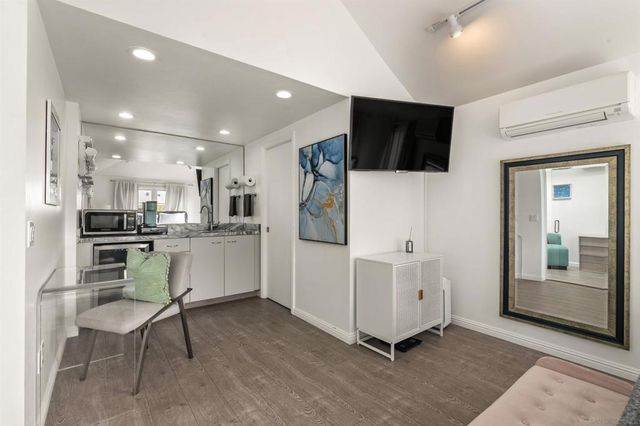 1264 Prospect Street, La Jolla, CA 92037