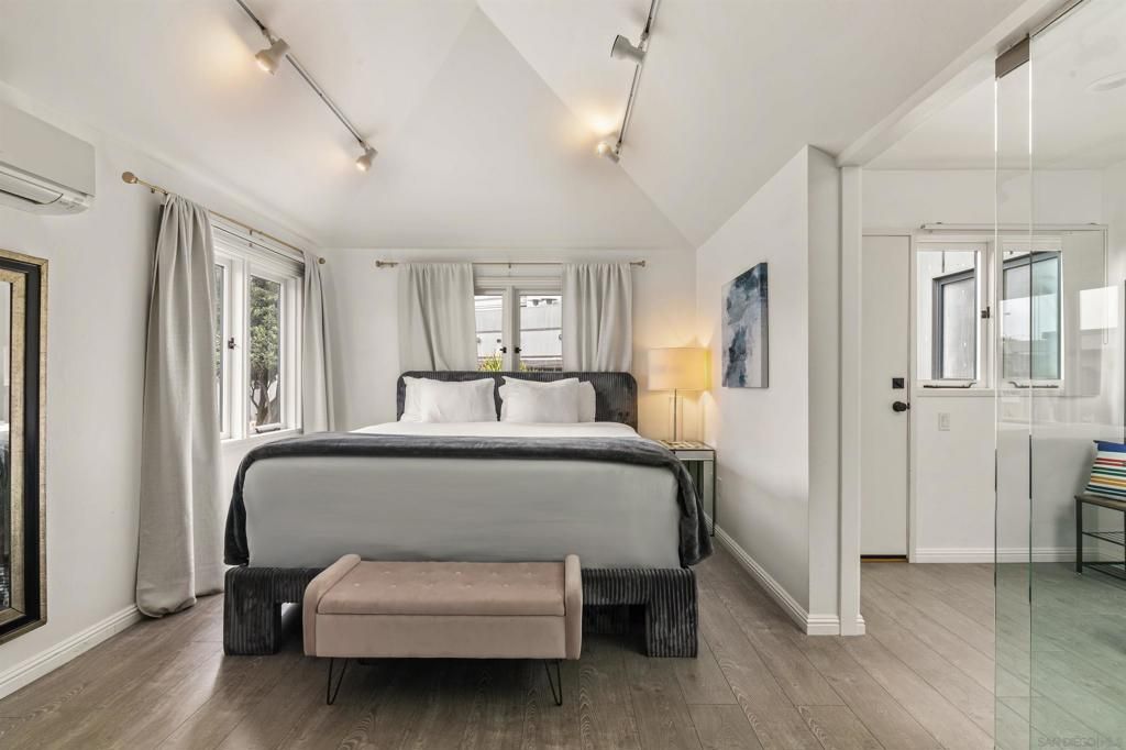 1264 Prospect Street, La Jolla, CA 92037