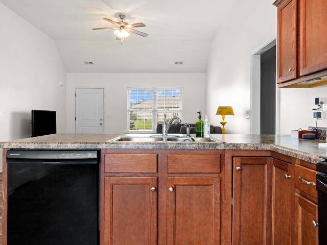 115 Grace Ct, Manchester, TN 37355