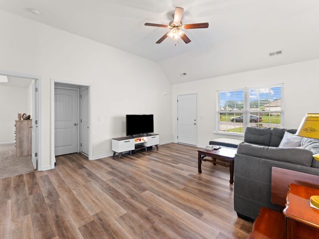 115 Grace Ct, Manchester, TN 37355