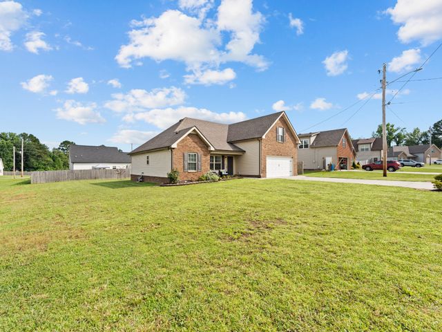 115 Grace Ct, Manchester, TN 37355